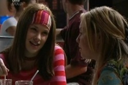 Elly Conway, Michelle Scully in Neighbours Episode 