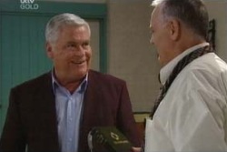 Lou Carpenter, Harold Bishop in Neighbours Episode 3995