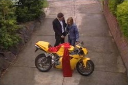 Marc Lambert, Steph Scully in Neighbours Episode 3996