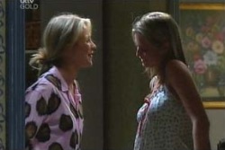 Steph Scully, Felicity Scully in Neighbours Episode 