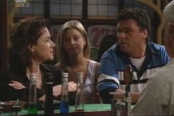 Lyn Scully, Felicity Scully, Joe Scully, Lou Carpenter in Neighbours Episode 