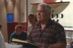 Lou Carpenter in Neighbours Episode 4003