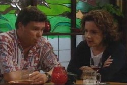 Joe Scully, Lyn Scully in Neighbours Episode 4004