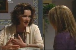 Lyn Scully, Steph Scully in Neighbours Episode 4006