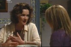 Lyn Scully, Steph Scully in Neighbours Episode 