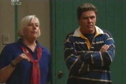 Joe Scully, Rosie Hoyland in Neighbours Episode 