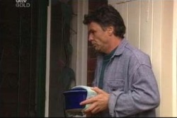 Joe Scully in Neighbours Episode 