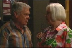 Lou Carpenter, Rosie Hoyland in Neighbours Episode 4038