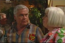 Lou Carpenter, Rosie Hoyland in Neighbours Episode 