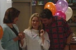 Lyn Scully, Michelle Scully, Joe Scully in Neighbours Episode 4040