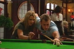 Steph Scully, Stuart Parker in Neighbours Episode 