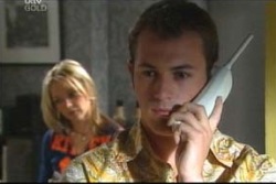 Steph Scully, Stuart Parker in Neighbours Episode 