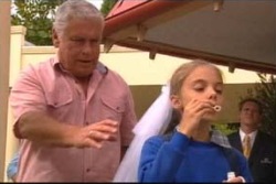 Lou Carpenter, Summer Hoyland in Neighbours Episode 