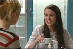 Libby Kennedy in Neighbours Episode 