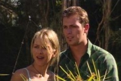 Steph Scully, Stuart Parker in Neighbours Episode 