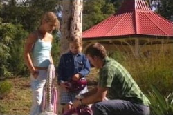 Steph Scully, Summer Hoyland, Stuart Parker in Neighbours Episode 