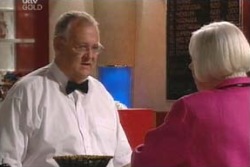 Harold Bishop, Rosie Hoyland in Neighbours Episode 4055