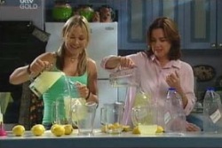 Steph Scully, Lyn Scully in Neighbours Episode 