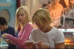 Sindi Watts, Penny Watts in Neighbours Episode 