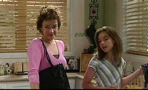 Lyn Scully, Summer Hoyland in Neighbours Episode 4720