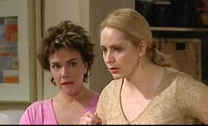 Lyn Scully, Janelle Timmins in Neighbours Episode 4720