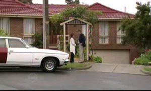 Susan Kennedy, Bobby Hoyland in Neighbours Episode 
