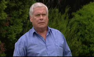 Lou Carpenter in Neighbours Episode 