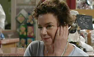 Lyn Scully in Neighbours Episode 