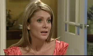 Izzy Hoyland in Neighbours Episode 