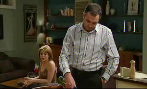 Izzy Hoyland, Karl Kennedy in Neighbours Episode 