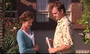 Susan Kennedy, Stuart Parker in Neighbours Episode 4752