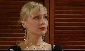 Sindi Watts in Neighbours Episode 