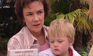 Lyn Scully, Oscar Scully in Neighbours Episode 4767