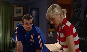 Toadie Rebecchi, Sindi Watts in Neighbours Episode 