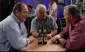 Lou Carpenter, Philip Martin, Doug Willis in Neighbours Episode 4775