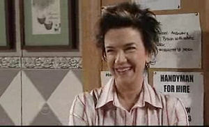 Lyn Scully in Neighbours Episode 