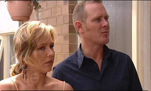 Max Hoyland, Steph Scully in Neighbours Episode 