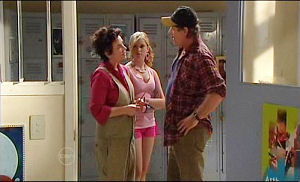 Lyn Scully, Janae Timmins, Joe Mangel in Neighbours Episode 