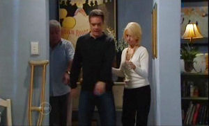 Lou Carpenter, Paul Robinson, Lucy Robinson in Neighbours Episode 4778