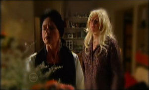 Susan Kennedy, Janelle Timmins in Neighbours Episode 4778