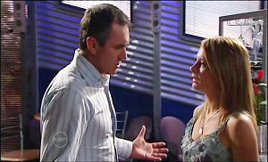 Izzy Hoyland, Karl Kennedy in Neighbours Episode 4778