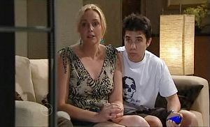 Janelle Timmins, Stingray Timmins in Neighbours Episode 