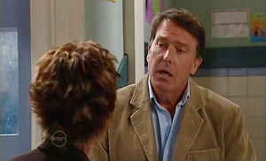 Alex Kinski, Susan Kennedy in Neighbours Episode 