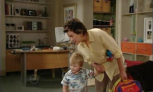 Oscar Scully, Lyn Scully in Neighbours Episode 