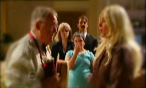 Harold Bishop, Janae Timmins, Bree Timmins, Stingray Timmins, Janelle Timmins in Neighbours Episode 