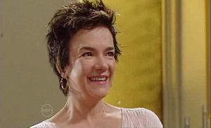 Lyn Scully in Neighbours Episode 