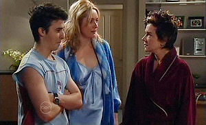 Stingray Timmins, Janelle Timmins, Lyn Scully in Neighbours Episode 4788