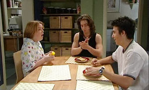 Bree Timmins, Dylan Timmins, Stingray Timmins in Neighbours Episode 