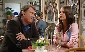 Alex Kinski, Rachel Kinski in Neighbours Episode 