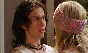 Sky Mangel, Dylan Timmins in Neighbours Episode 4792